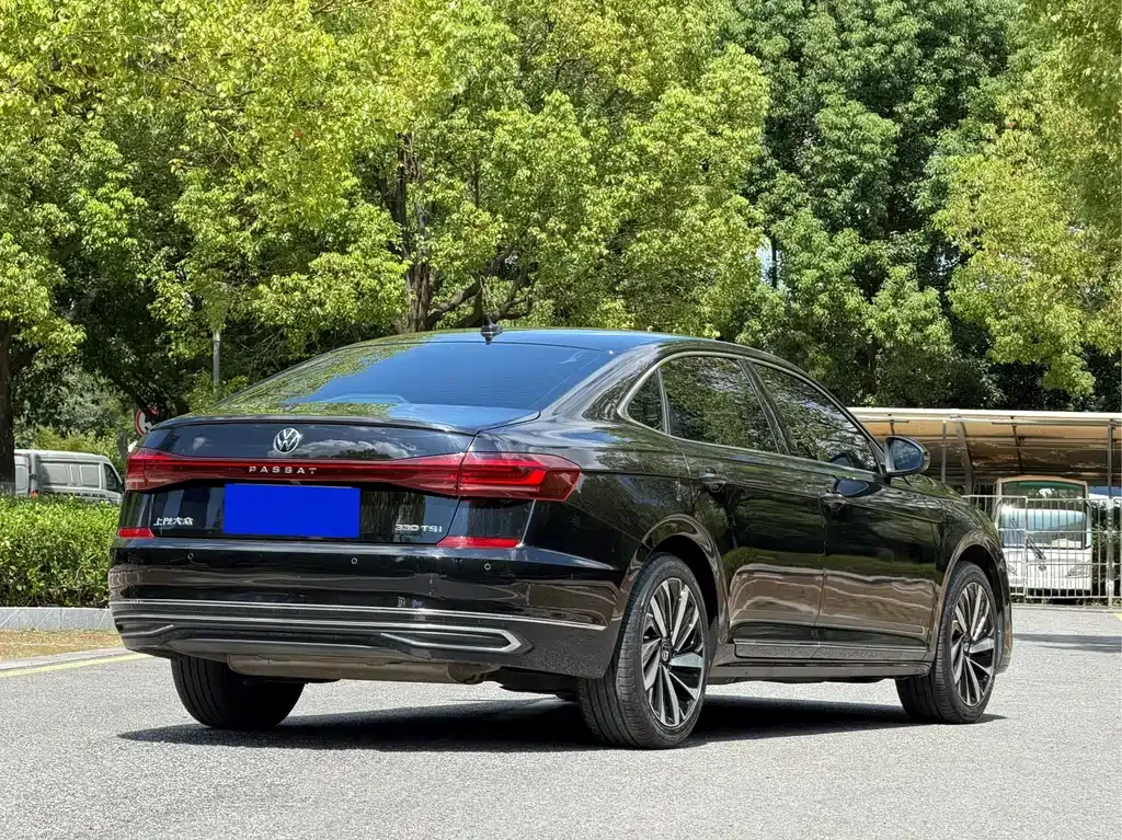 Volkswagen Passat — фото 9