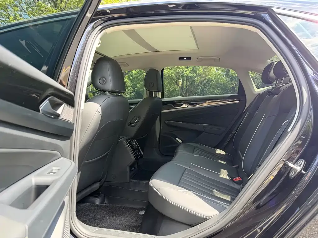 Volkswagen Passat — фото 2