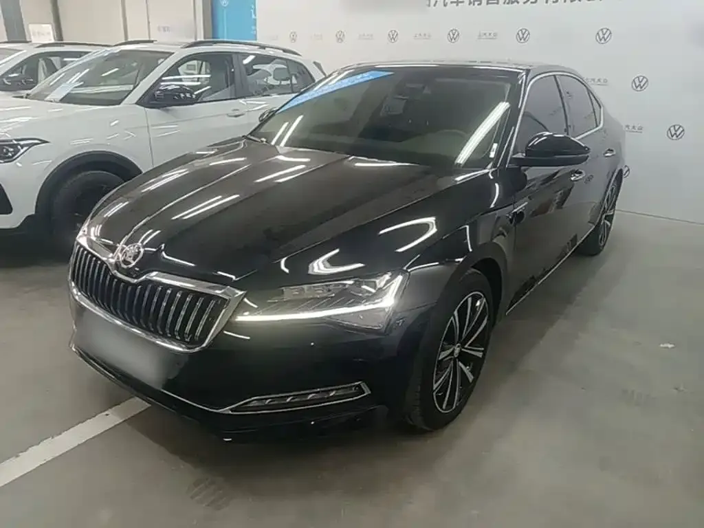 Skoda Superb — фото 1
