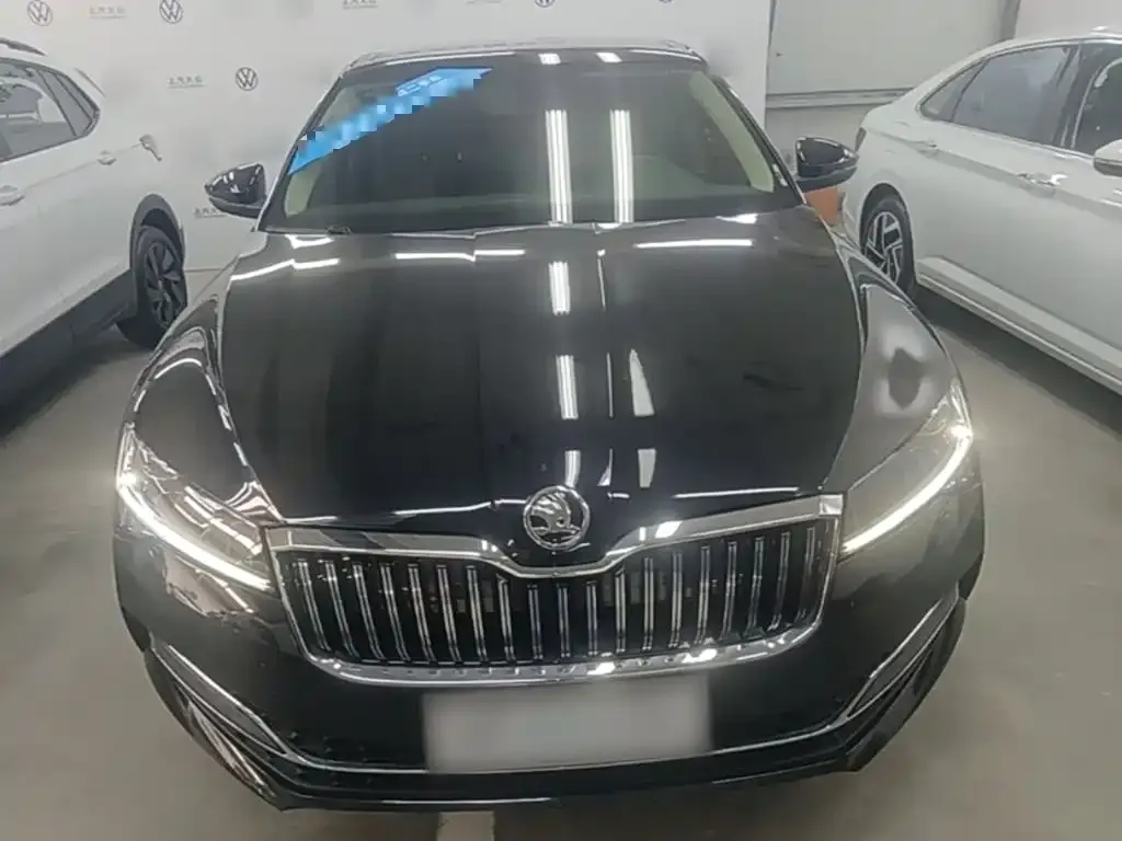 Skoda Superb — фото 5
