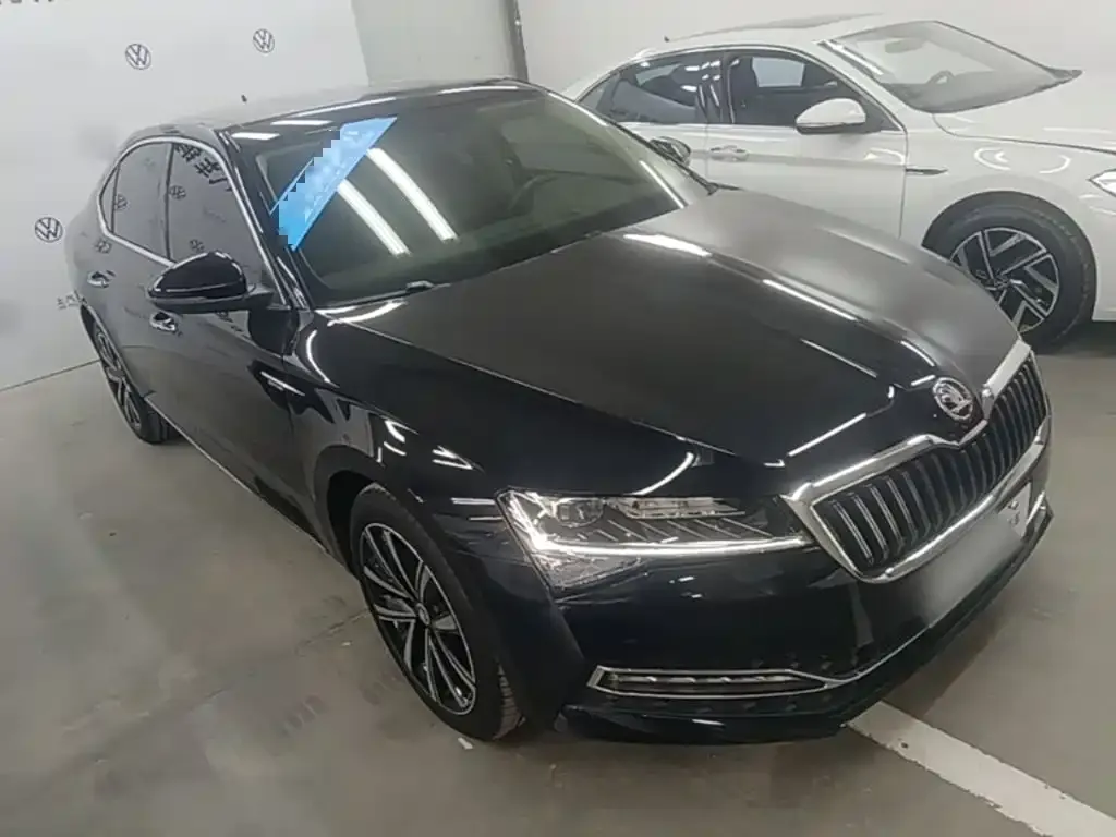 Skoda Superb — фото 2