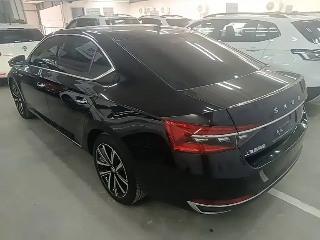 Skoda Superb — фото 3