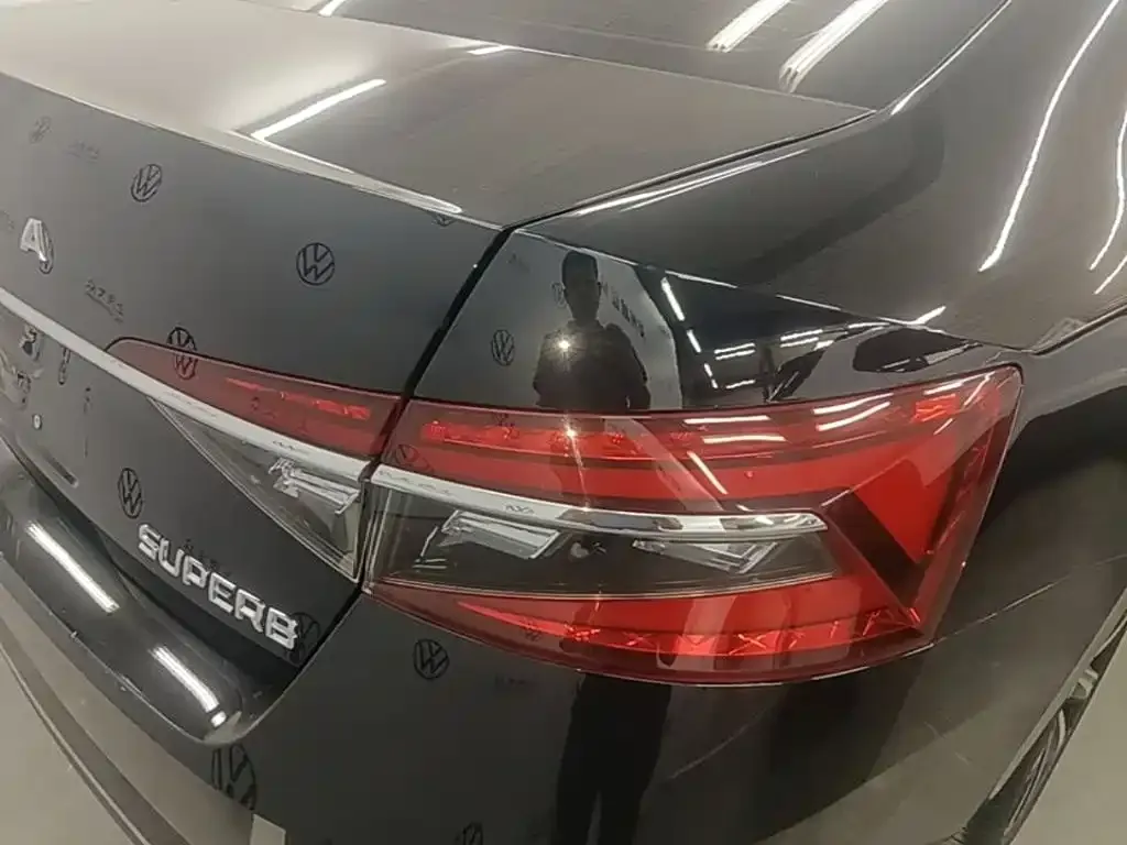 Skoda Superb — фото 4