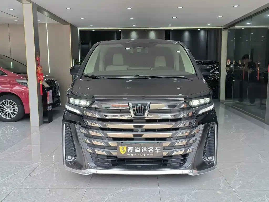 Toyota Vellfire — фото 2
