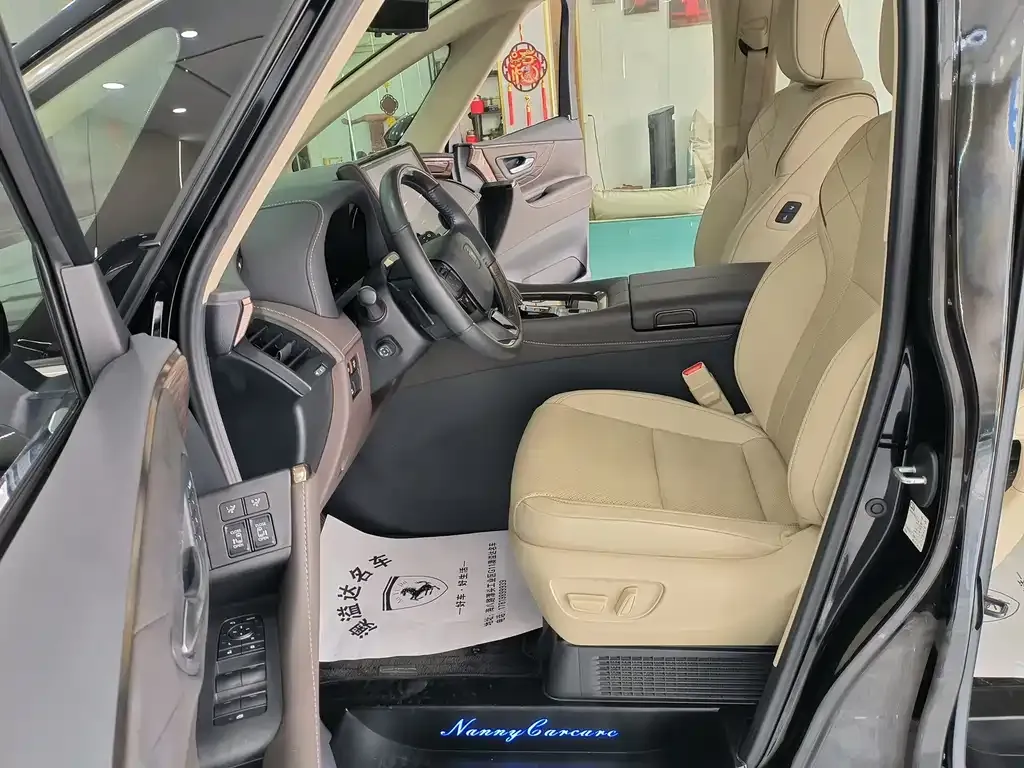 Toyota Vellfire — фото 9