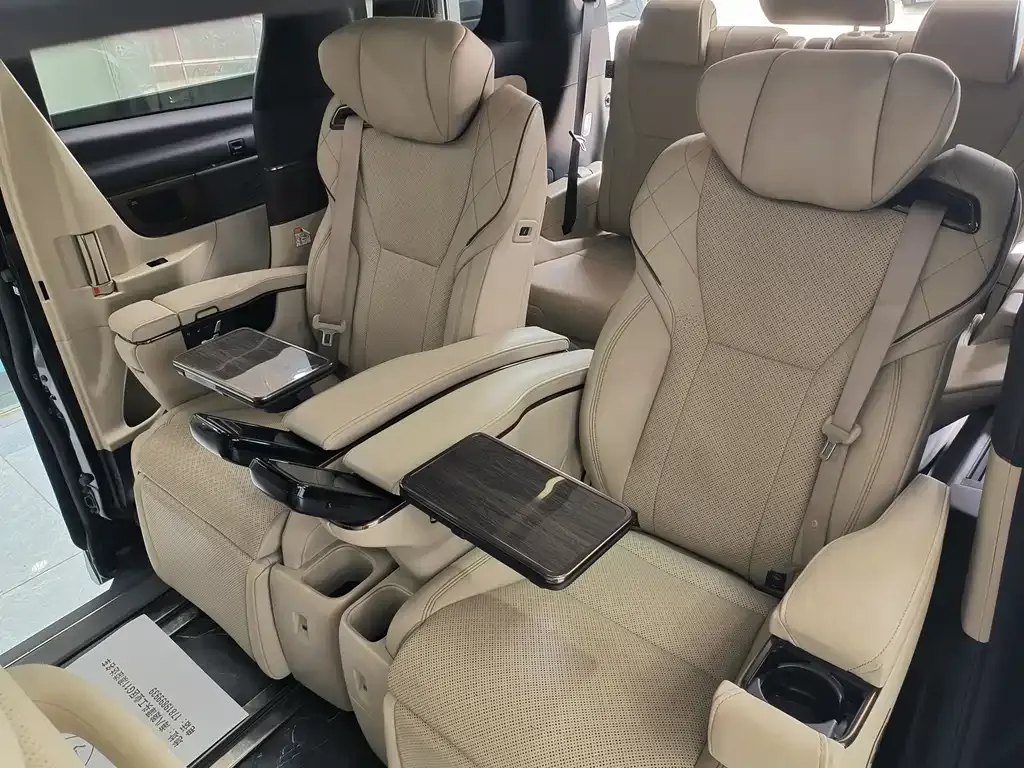 Toyota Vellfire — фото 8