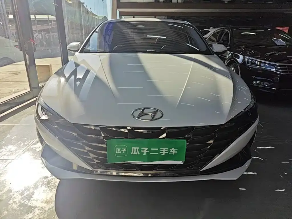 Hyundai Elantra — фото 5
