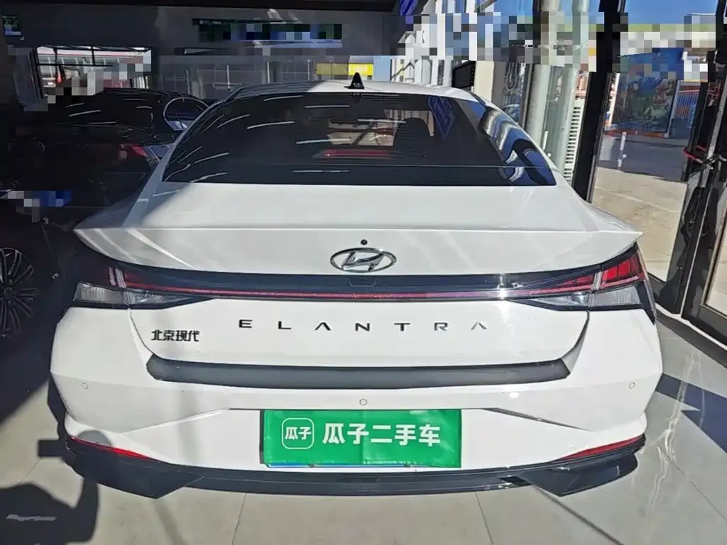 Hyundai Elantra — фото 3