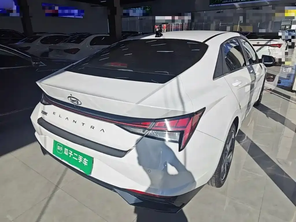 Hyundai Elantra — фото 7