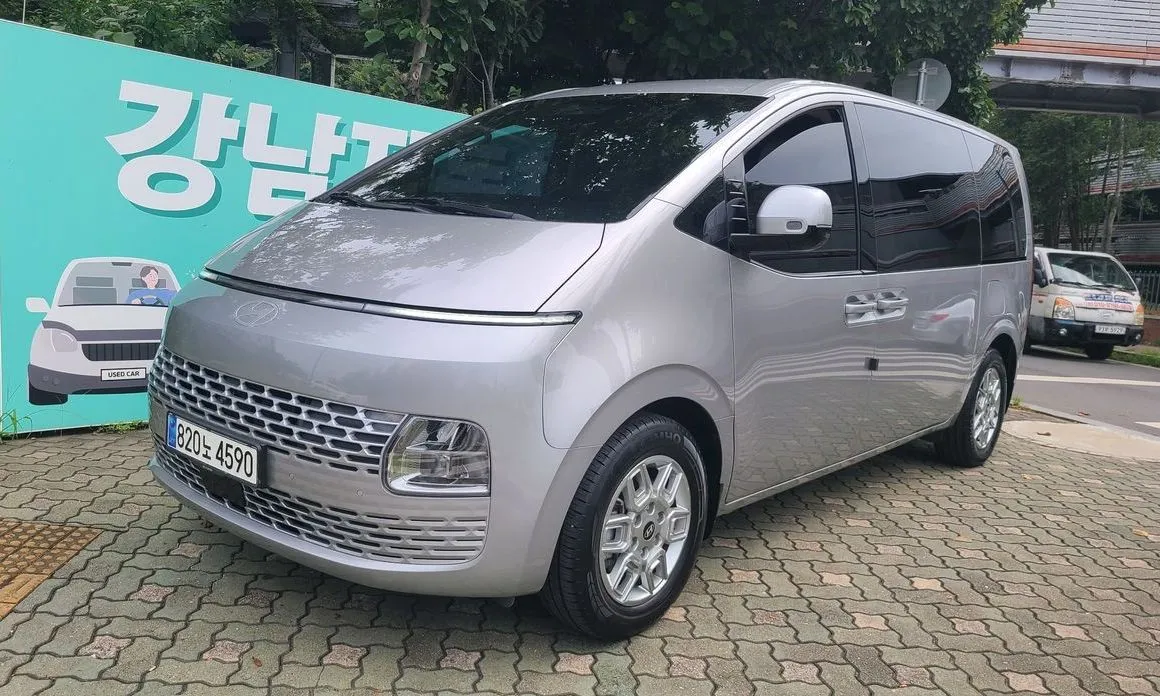 Hyundai Staria — фото 1