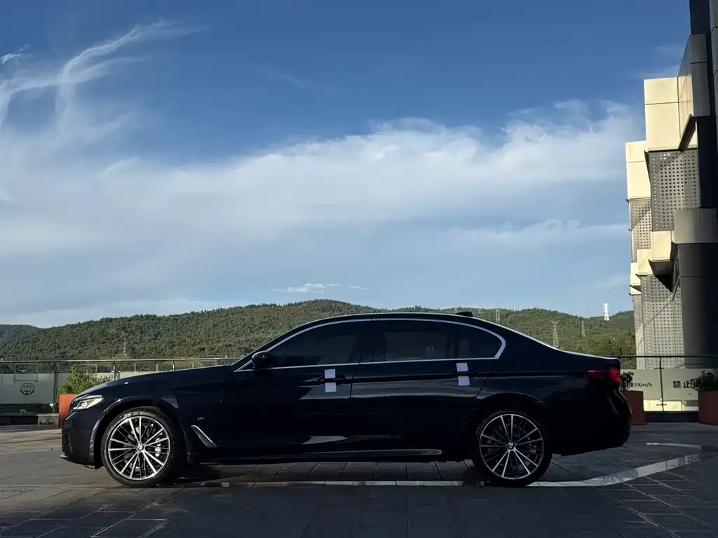 BMW 5 Series — фото 2