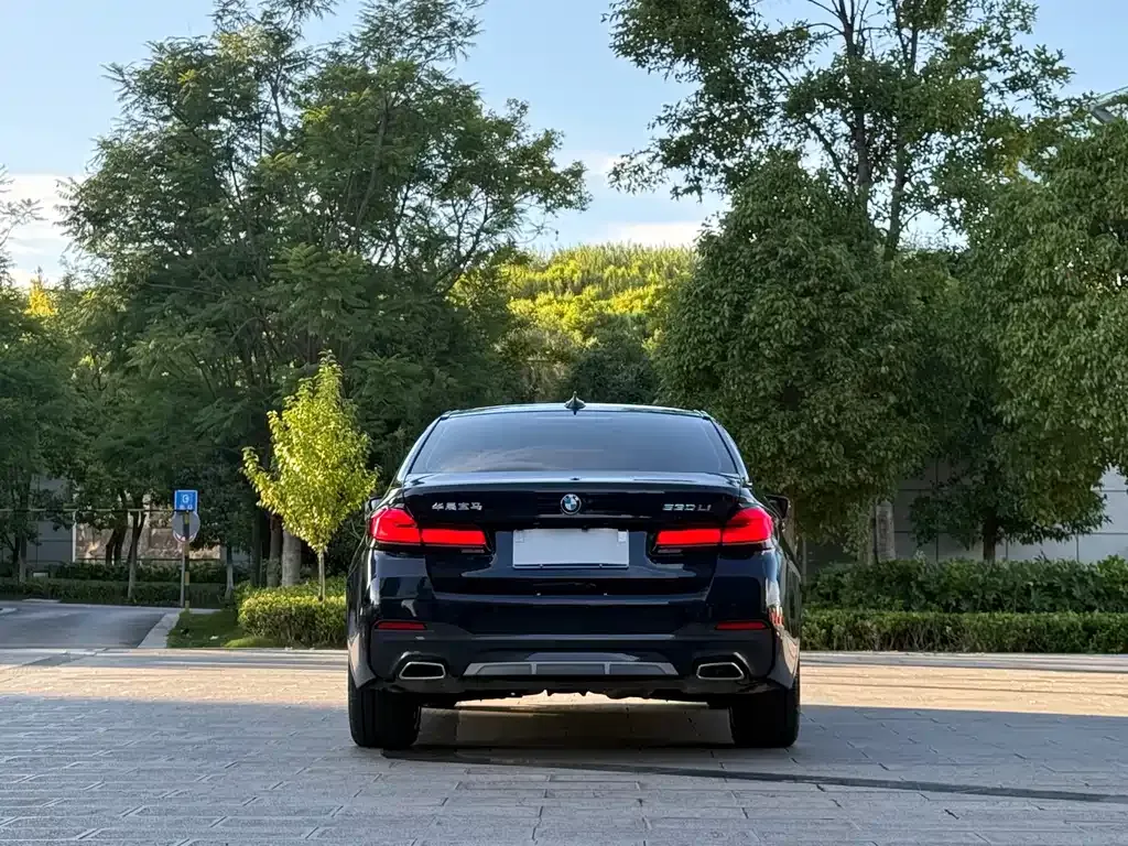 BMW 5 Series — фото 10