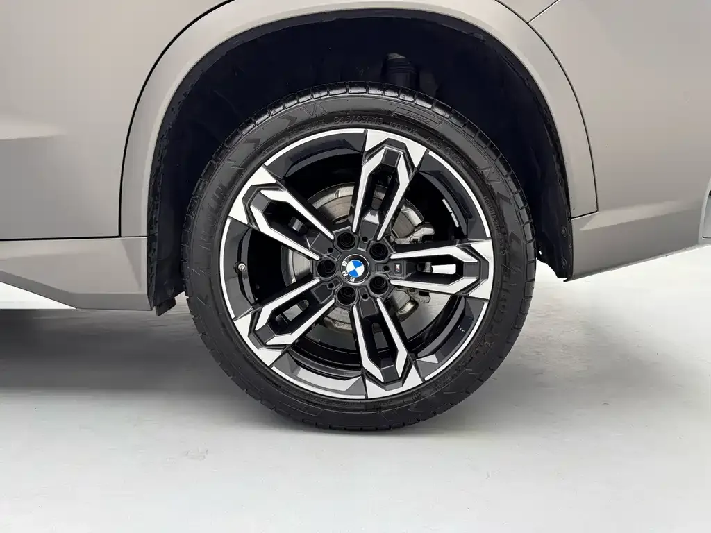 BMW X1 — фото 5