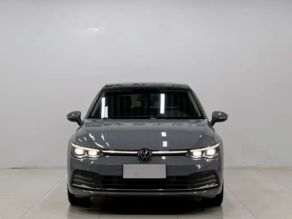 Volkswagen Golf — фото 1