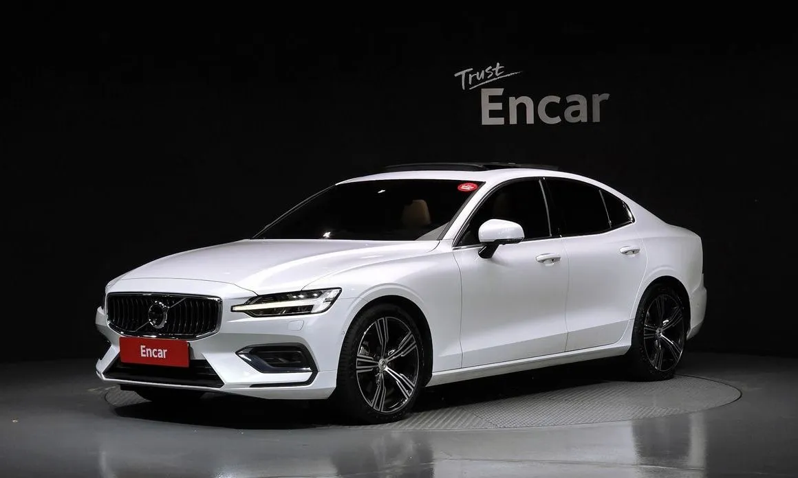 Volvo S60 — фото 1