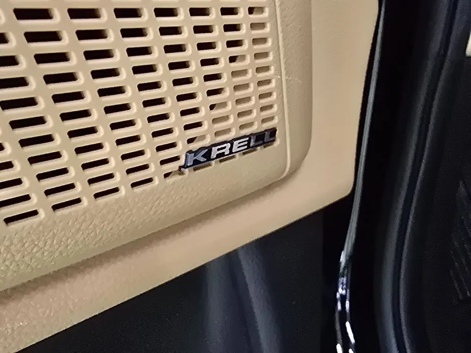 Kia Carnival — фото 3