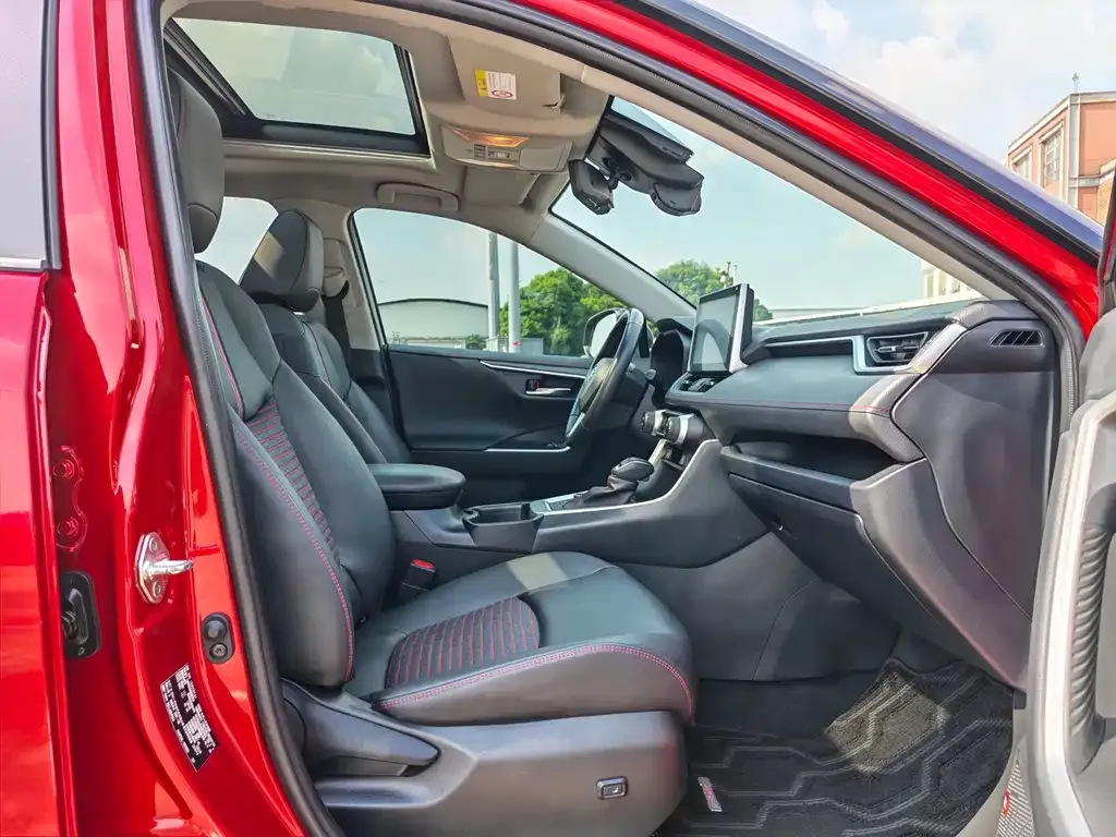 Toyota RAV4 Prime — фото 9