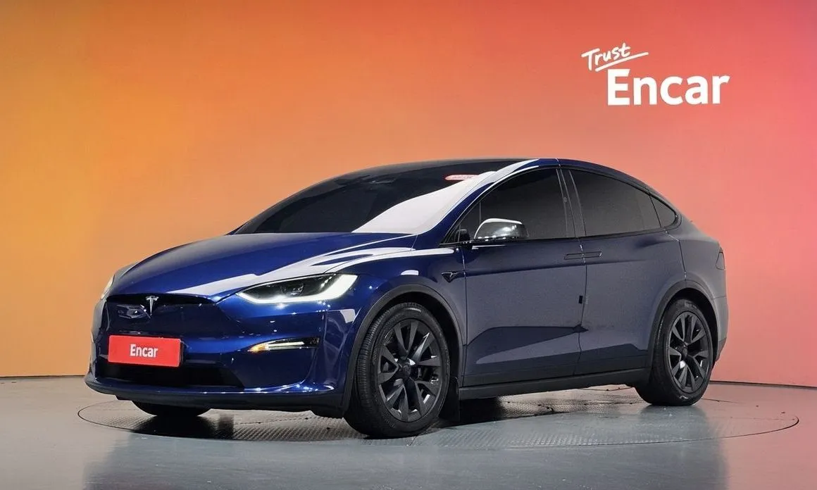 Tesla Model X — фото 1