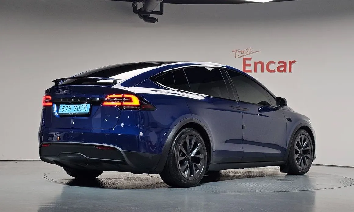 Tesla Model X — фото 2