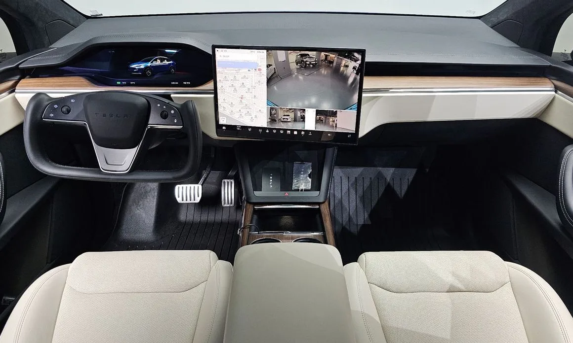 Tesla Model X — фото 9