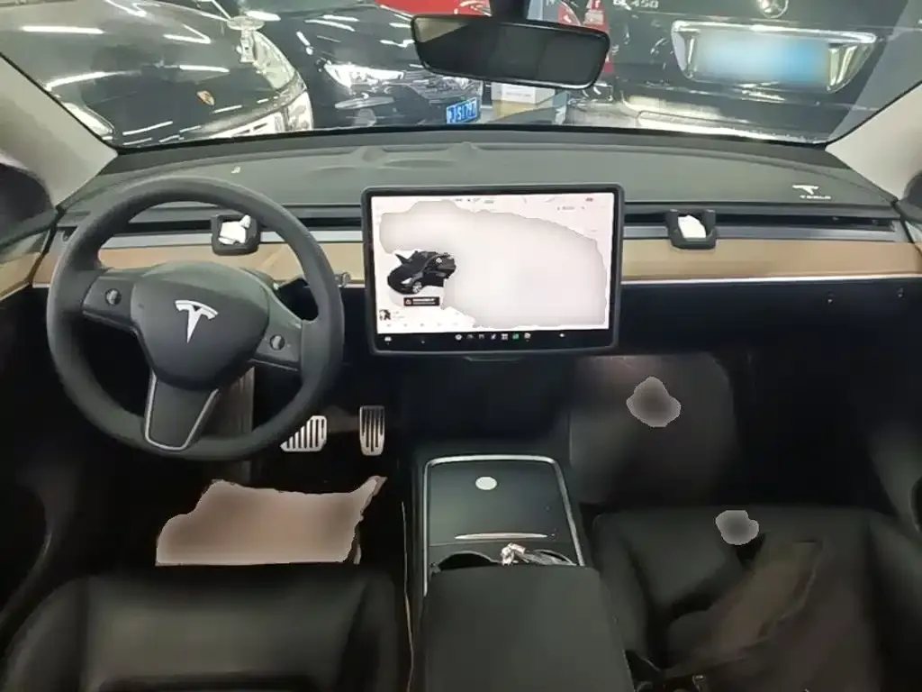 Tesla Model Y — фото 2