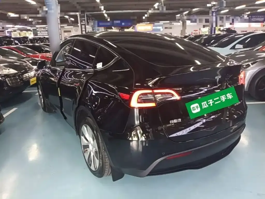 Tesla Model Y — фото 6