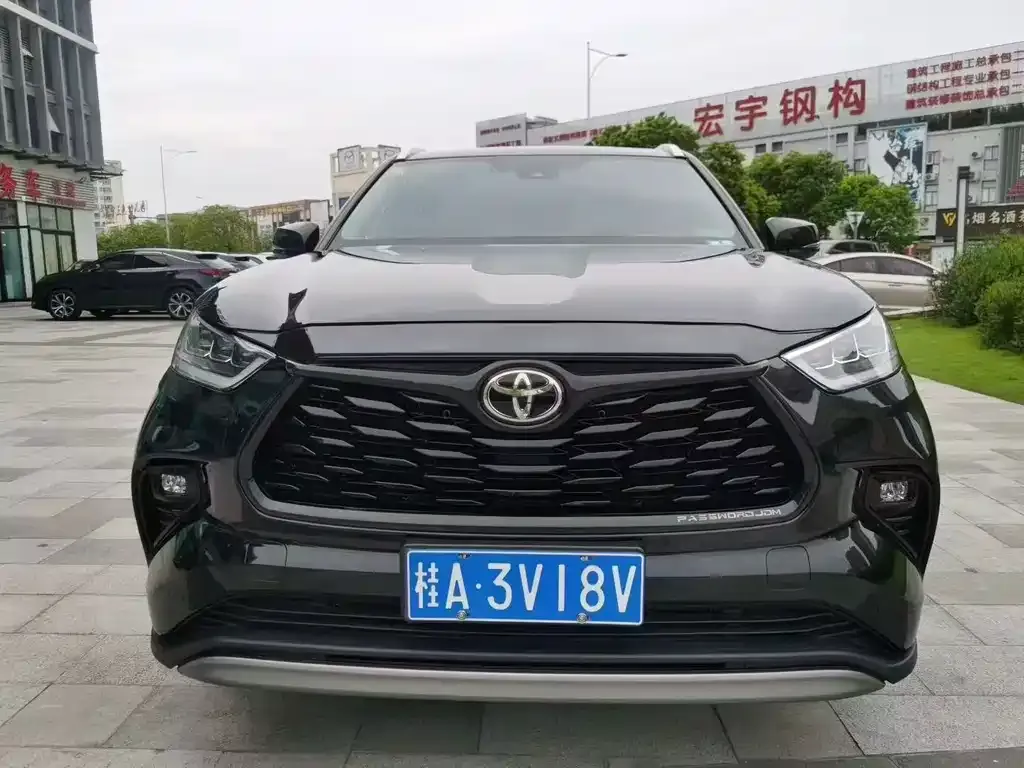 Toyota Highlander — фото 5