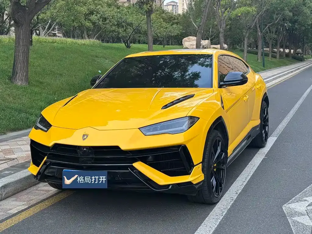 Lamborghini Urus — фото 1