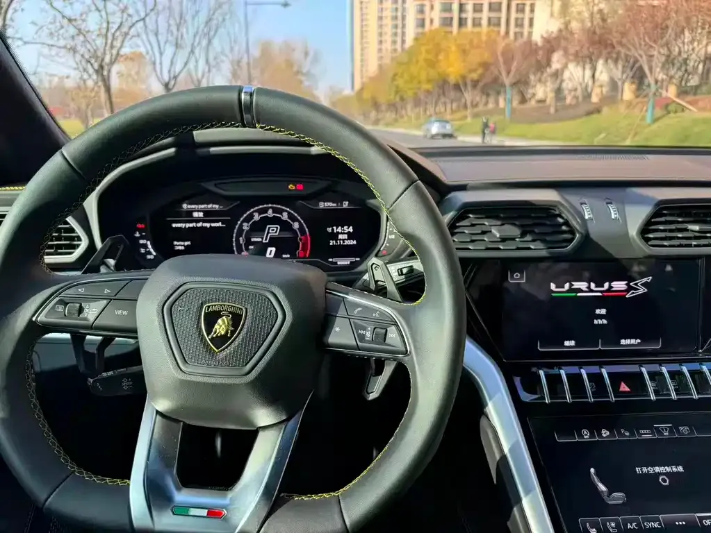 Lamborghini Urus — фото 5