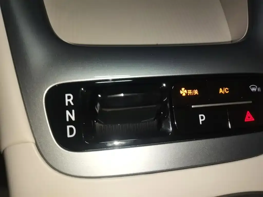 Geely Starburst — фото 9
