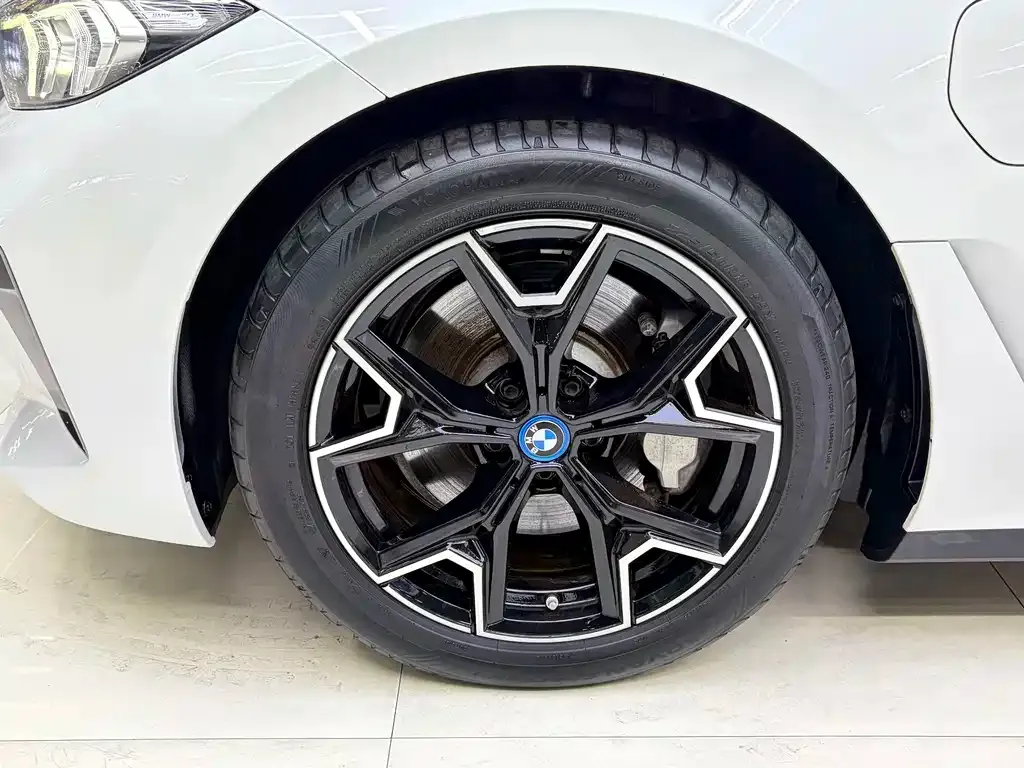 BMW i3 — фото 7