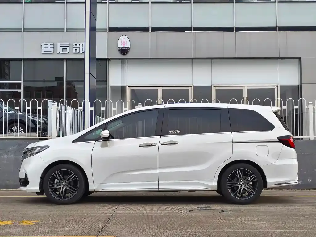 Honda Odyssey — фото 10