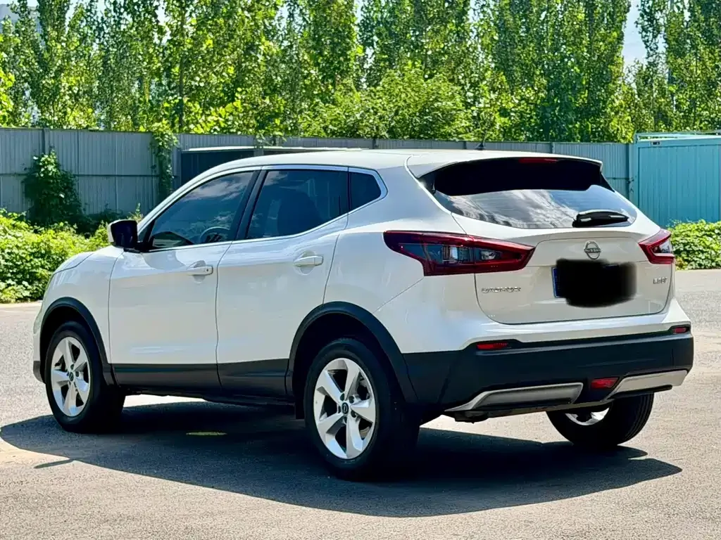 Nissan Qashqai — фото 9