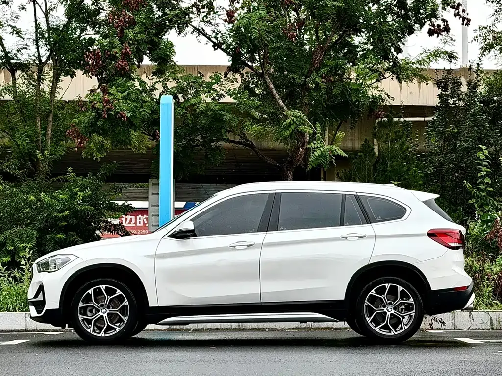 BMW X1 — фото 8