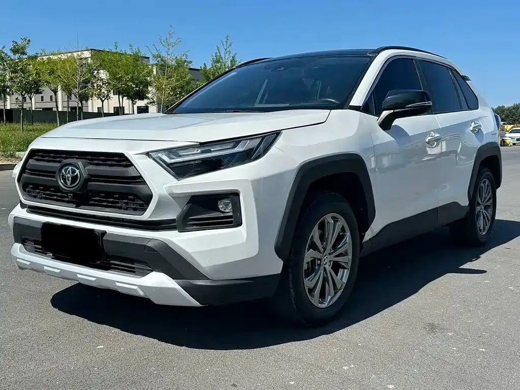 Toyota RAV4 — фото 1