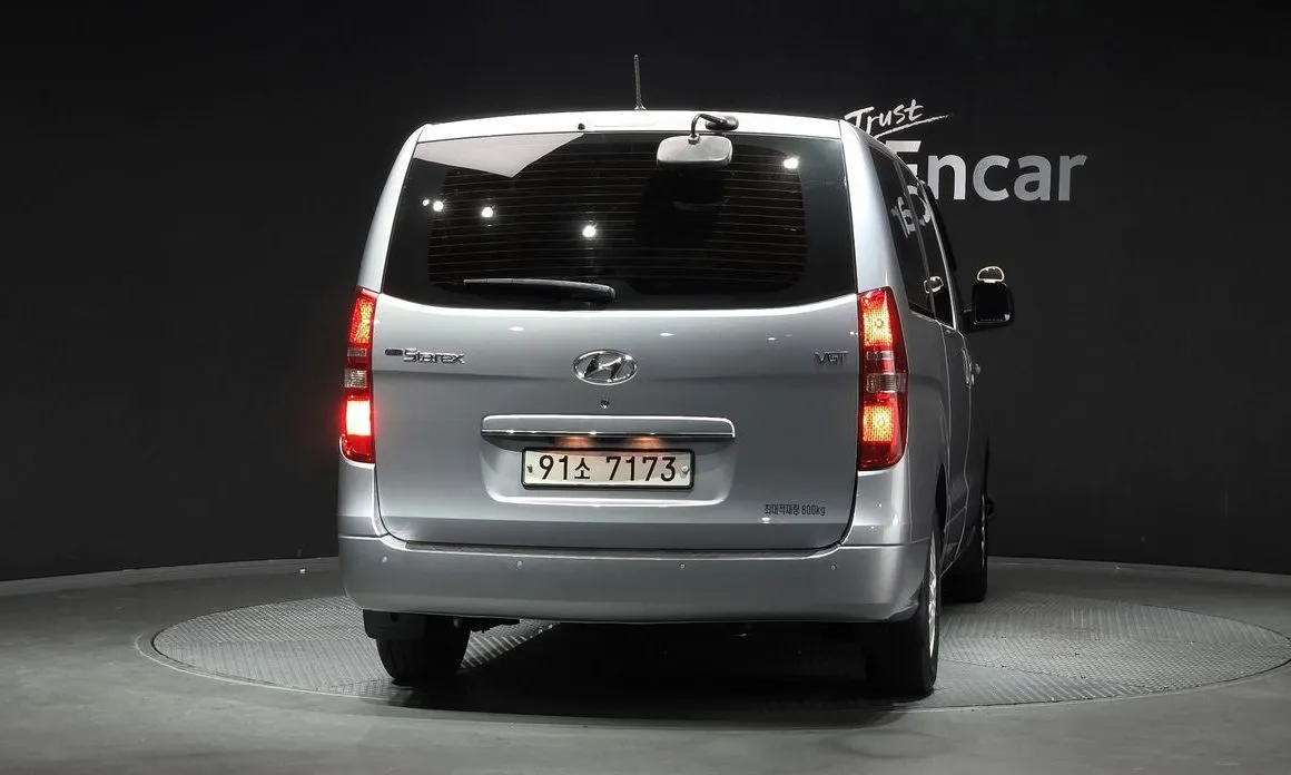 Hyundai Starex — фото 3