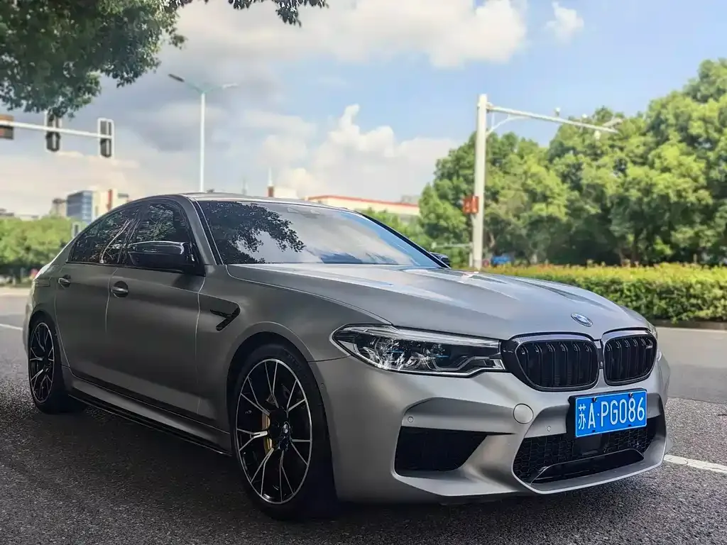 BMW M5 — фото 10