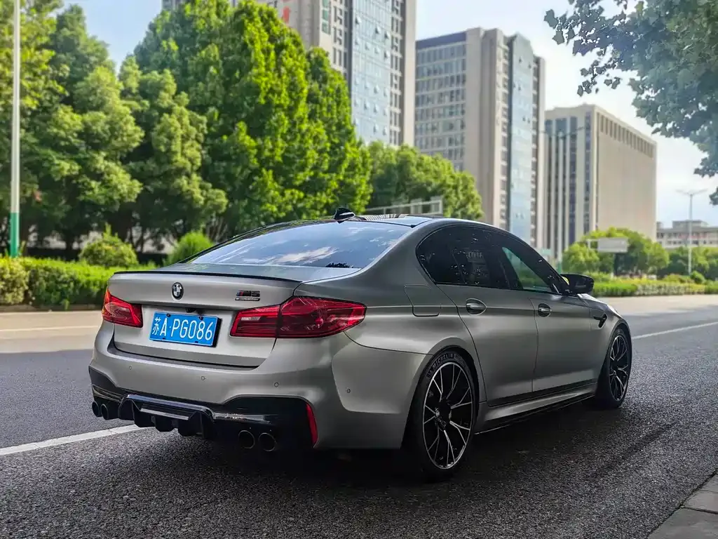 BMW M5 — фото 5