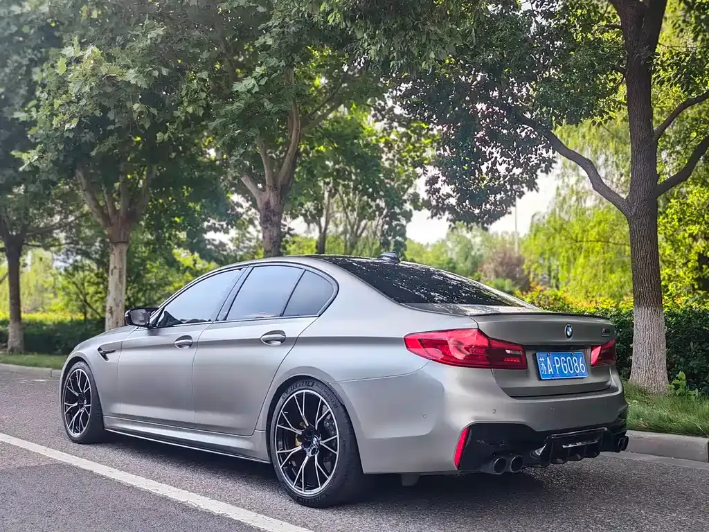 BMW M5 — фото 8