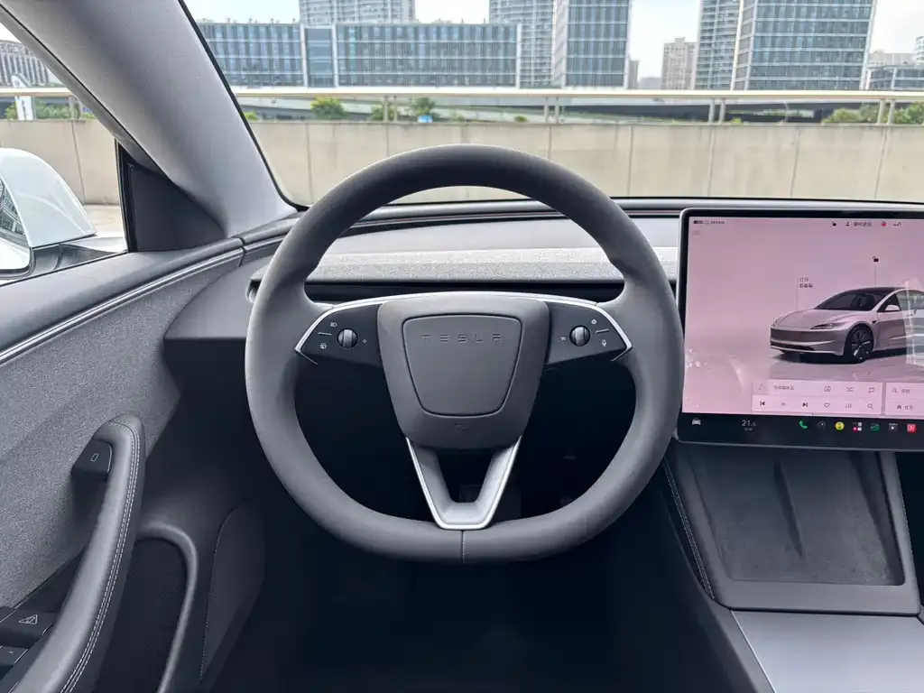 Tesla Model 3 — фото 7