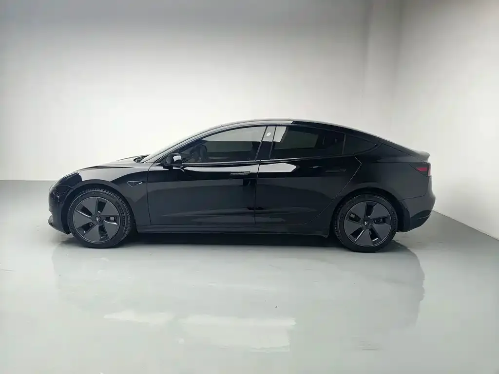 Tesla Model 3 — фото 4