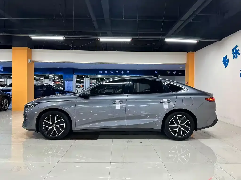 BYD Qin L — фото 10