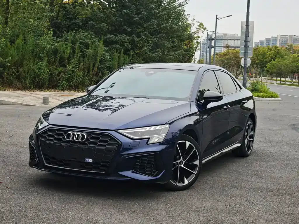 Audi A3 — фото 1