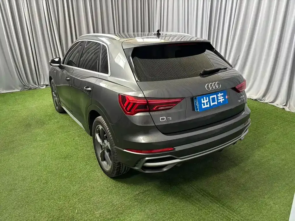 Audi Q3 — фото 10