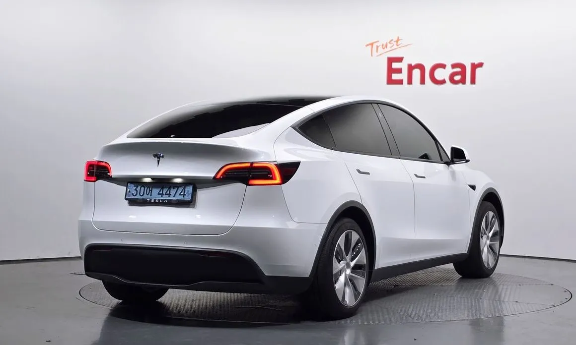 Tesla Model Y — фото 2