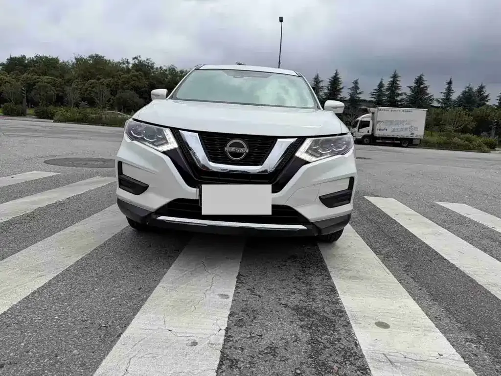Nissan X-Trail — фото 7