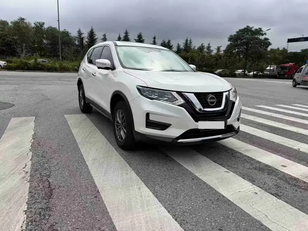 Nissan X-Trail — фото 10