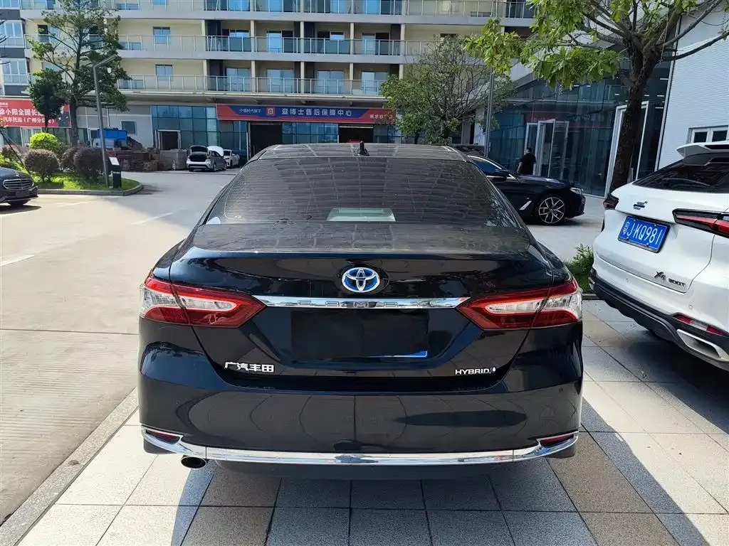 Toyota Camry — фото 7