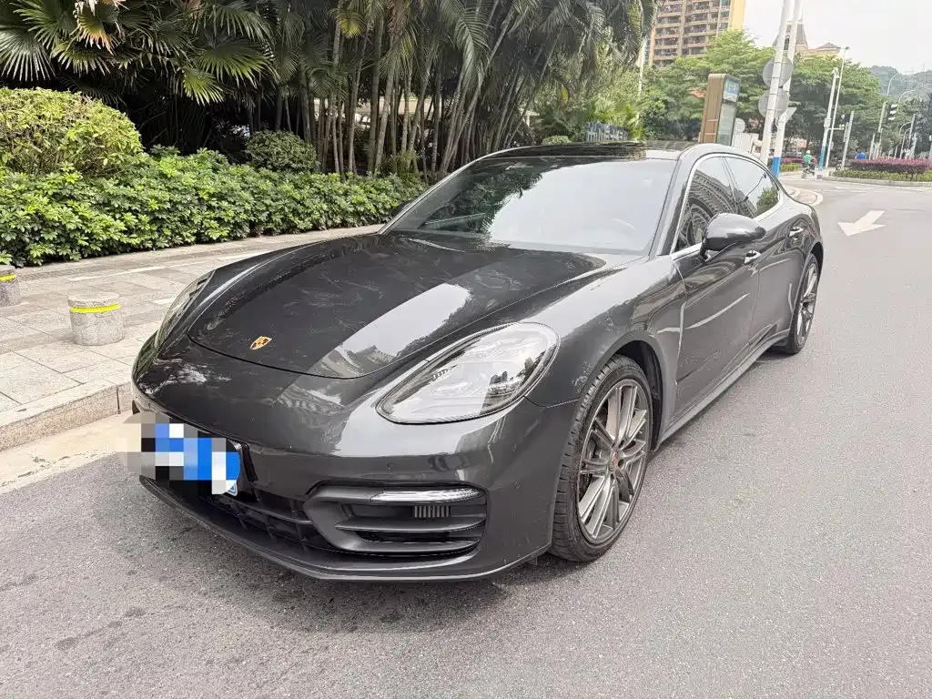 Porsche Panamera — фото 1