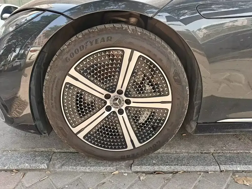 Mercedes-Benz EQS — фото 5